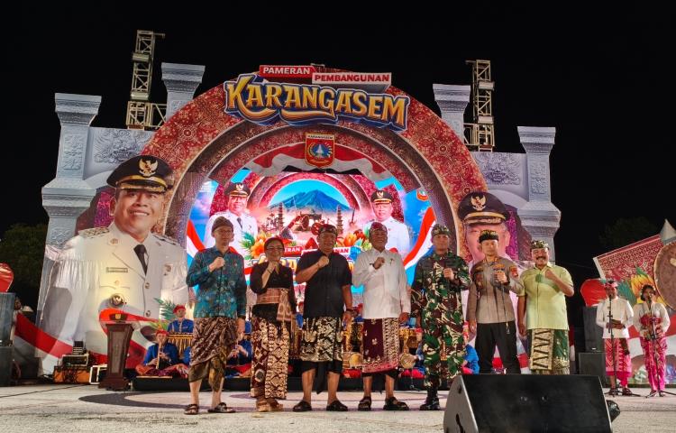 Bupati Parwata Buka Pameran Ekonomi Kreatif Rangkaian HUT RI ke 80